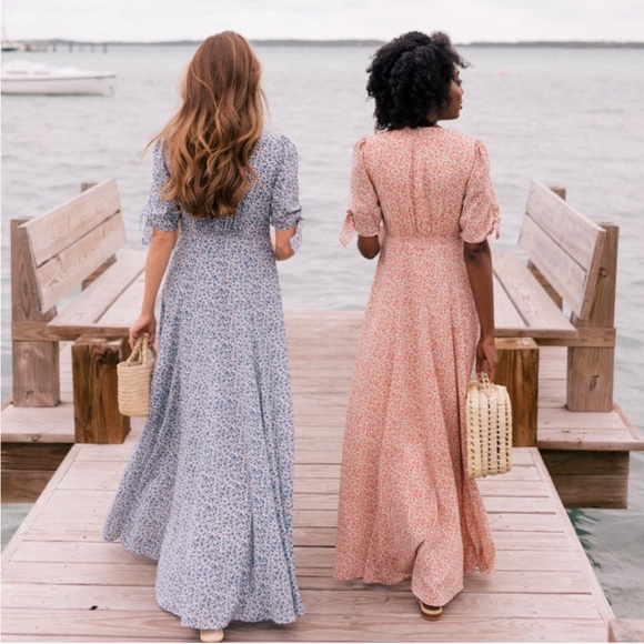 Gal meets glam Aurora - Picture 6 of 15